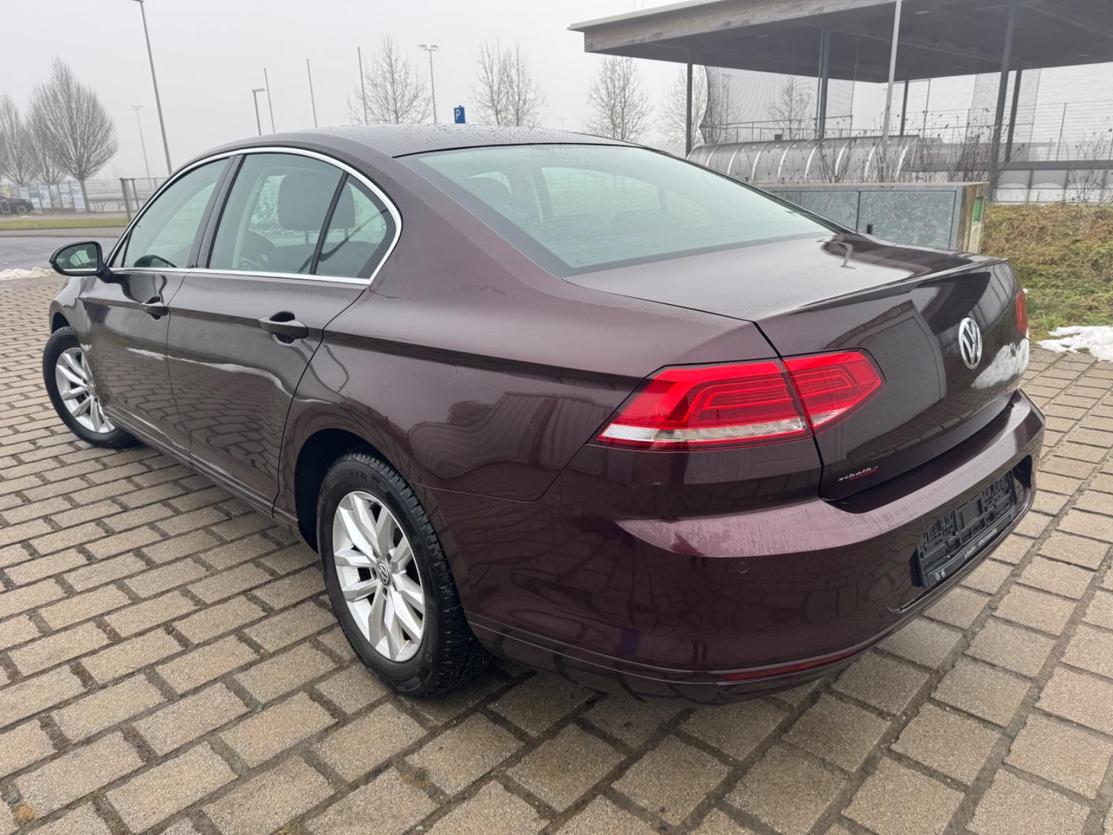 Volkswagen Passat Comfortline BMT/Start-St. Zahnriemen Neu