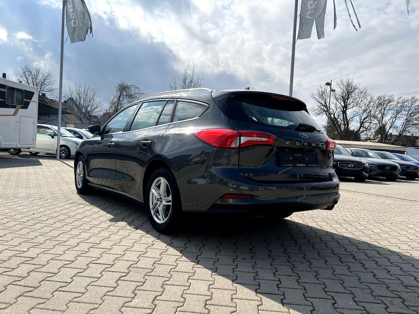 Ford Focus Turnier 1.5 EcoBlue Cool & Connect LED Nav