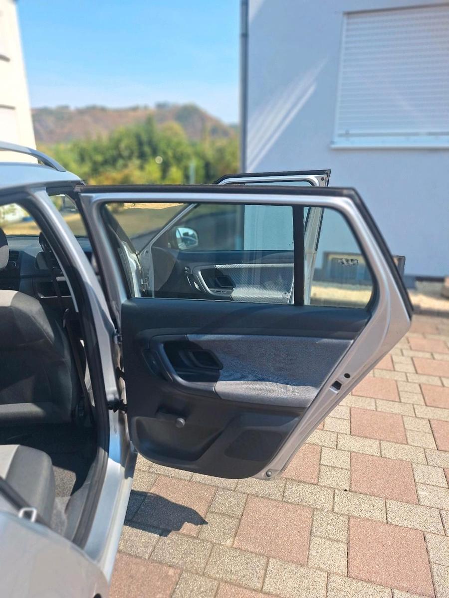Skoda Fabia 2010 — photo 9