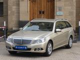 Mercedes-Benz E 220 E T-Modell E 220 CDI BlueEfficiency*LEDER* - Mercedes-Benz E 220: Kombi, Cdi
