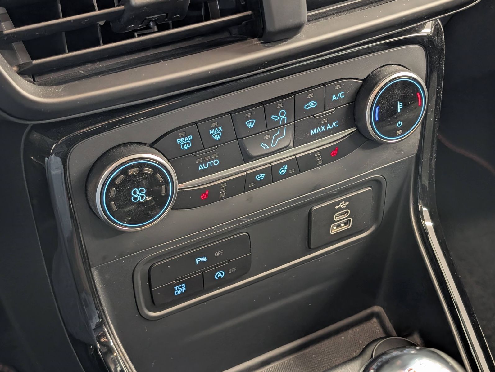 FORD EcoSport 1.0 EcoBoost ST-Line LED Navi Winter – Bild 18