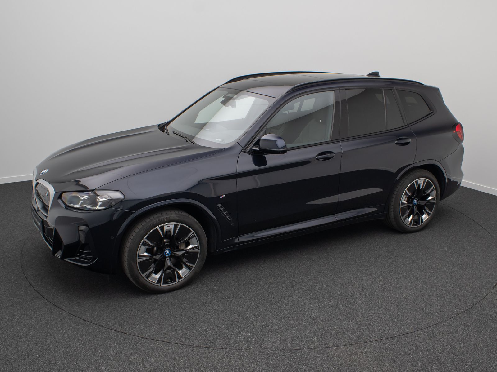 Fahrzeugabbildung BMW iX3 Impressive M Sport Panorama 360° HUD DAB H/K