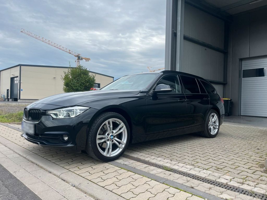 Image of BMW 320
