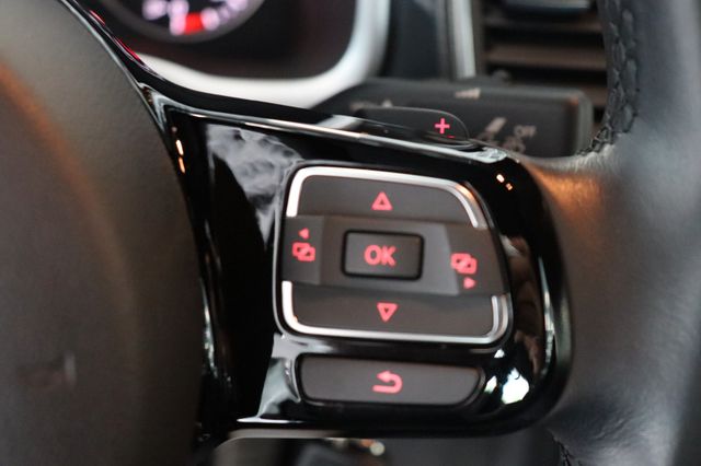 Fahrzeugabbildung Volkswagen Beetle 2.0TSI Lim. Sport|46KM|XENON|NAVI|PDC|