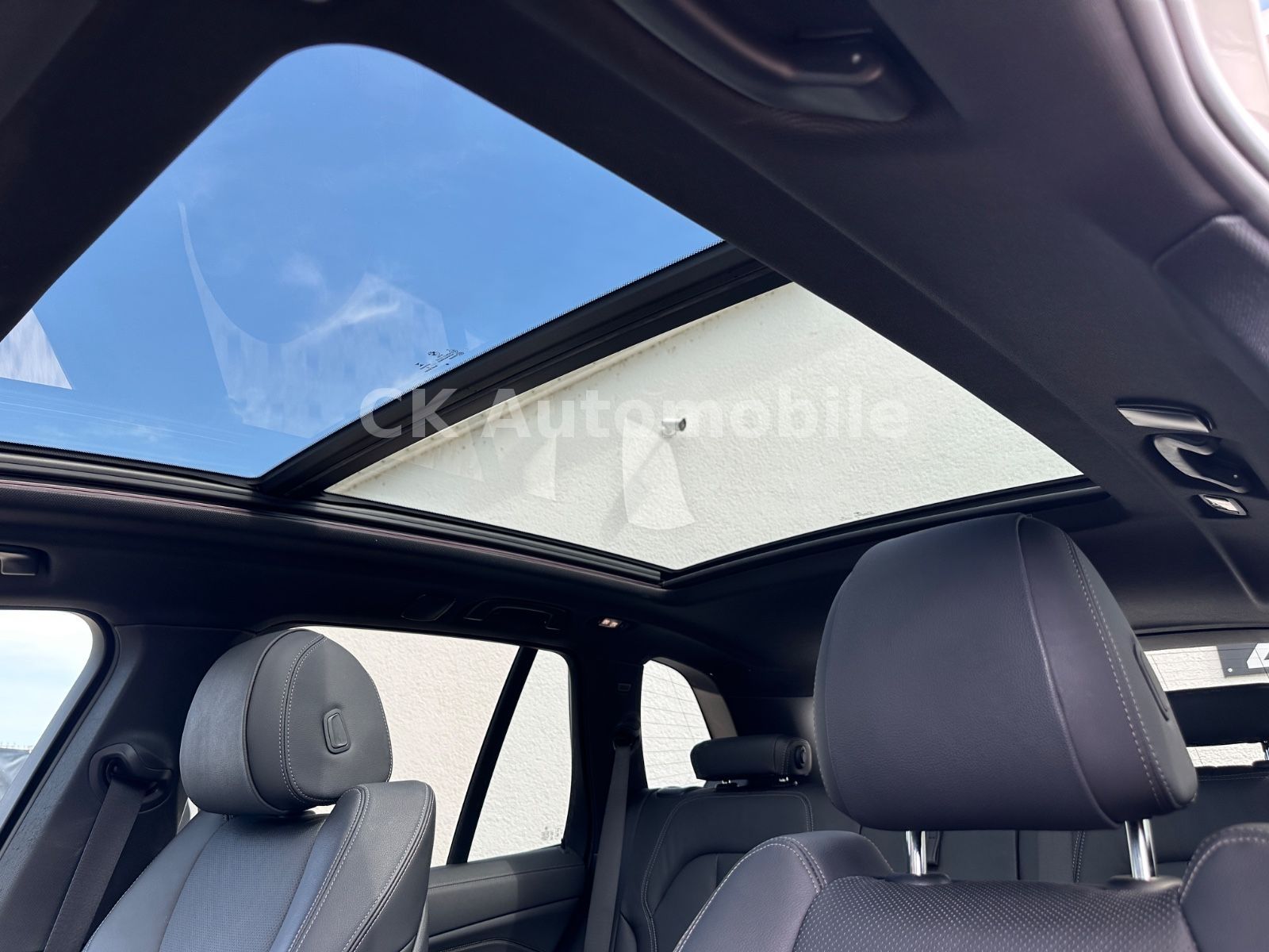 Fahrzeugabbildung BMW X5 xDrive45e M-Sport/Laser/Pano/Head-Up/360°/AHK