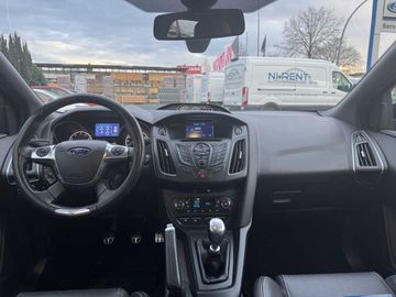 Ford Focus 2.0 EcoBoost ST NaviKlimaLMF