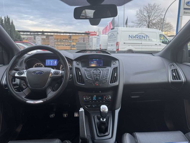 Ford Focus 2.0 EcoBoost ST NaviKlimaLMF