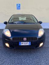 Fiat Grande Punto 1.4 5 porte Dynamic - Fiat Grande Punto mit Benzin-Antrieb: Automatik