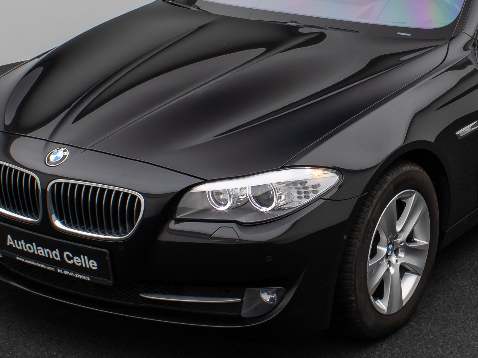 Fahrzeugabbildung BMW 530d HUD HiFi 360°Xenon SoftCl AHK Komfort Sport