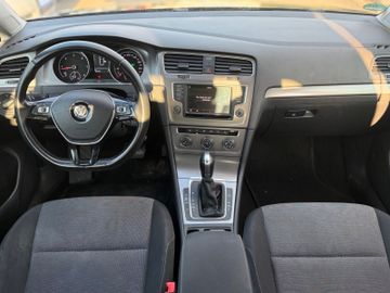 Volkswagen Golf - 12
