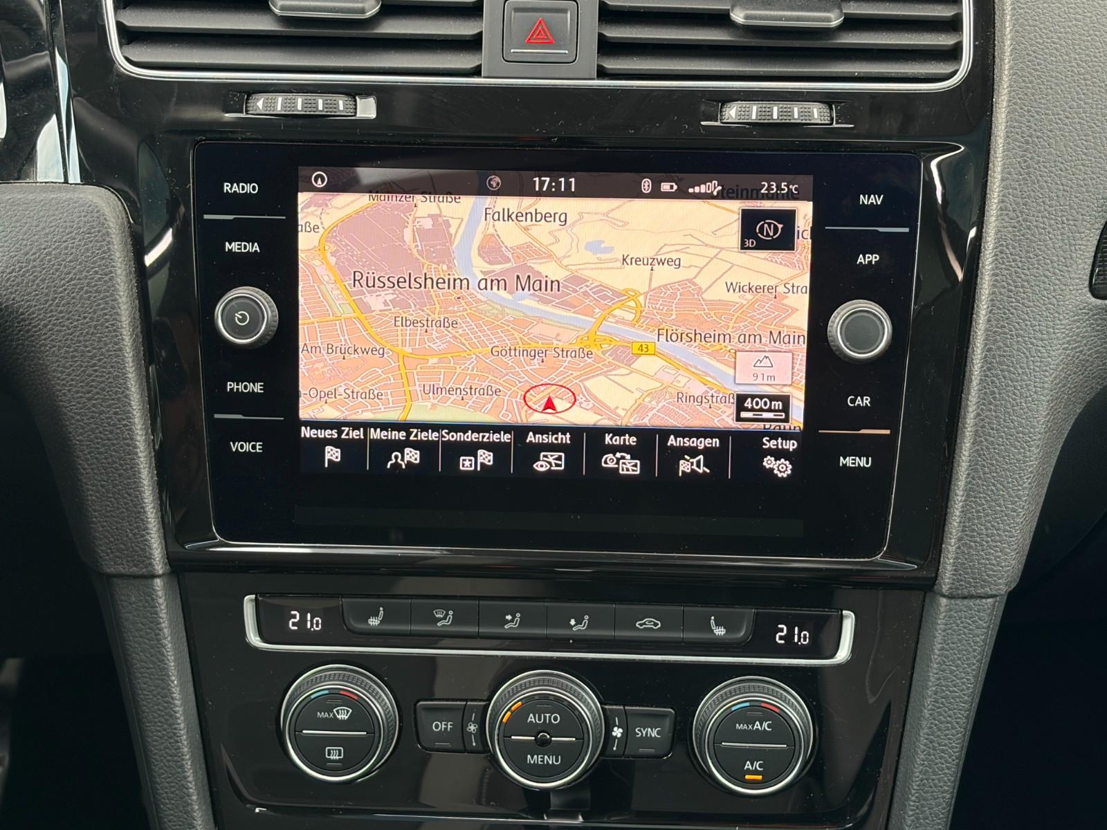Volkswagen Golf VII Var Highline R Line*Pano*Kamera*ACC