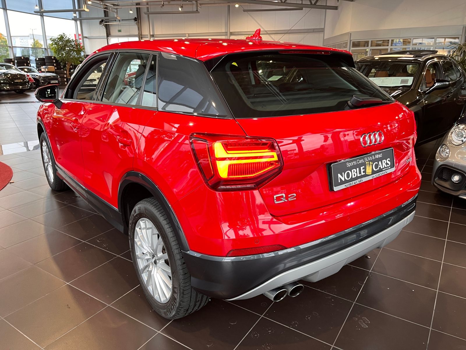 Fahrzeugabbildung Audi Q2 design AHK LED NAV PDC ALU