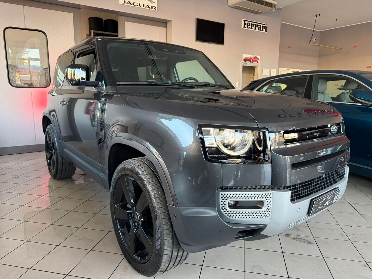 Land Rover Defender 90 3.0d i6 mhev X-Dynamic SE