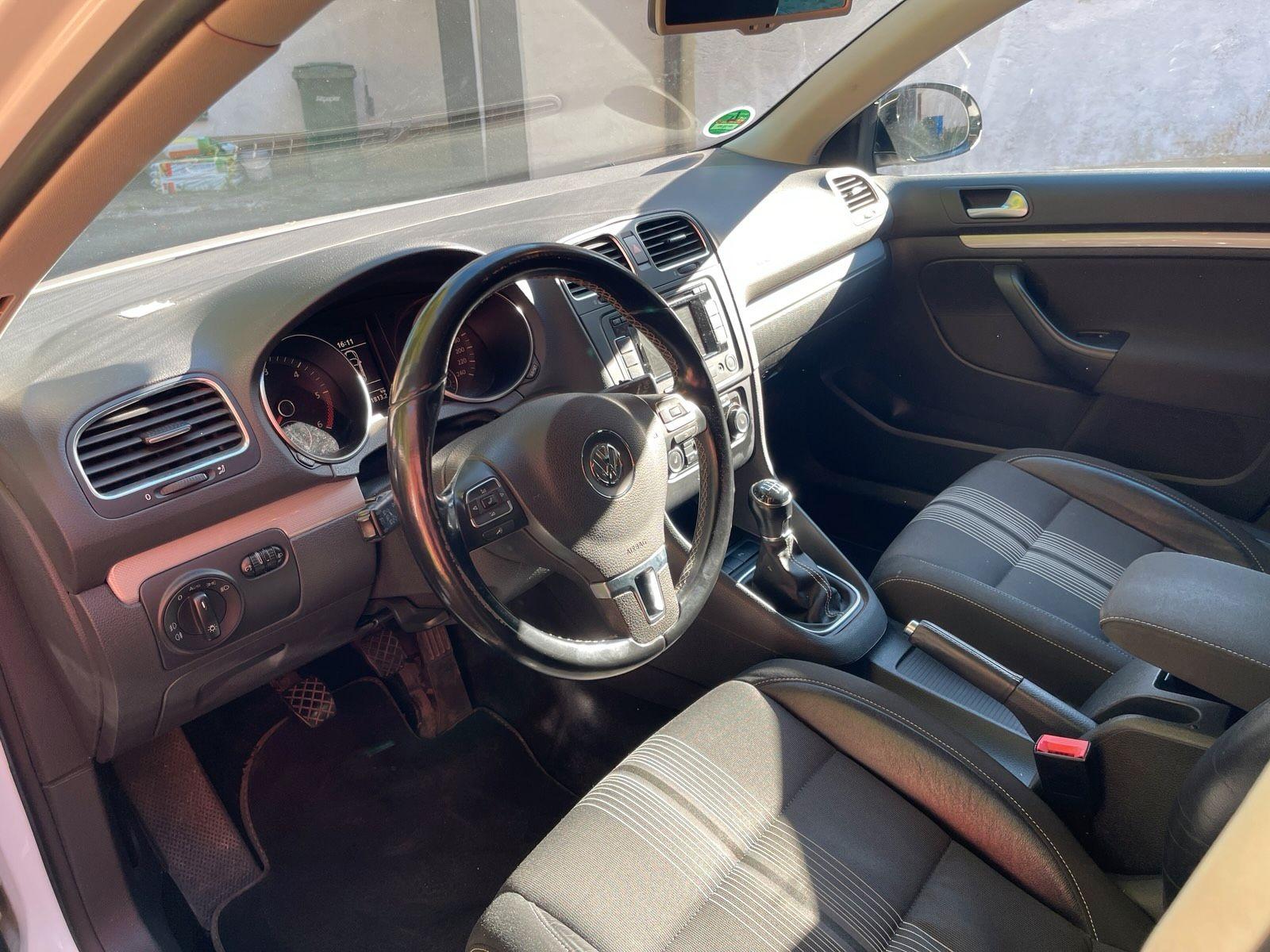 Volkswagen Golf 2010 — photo 12