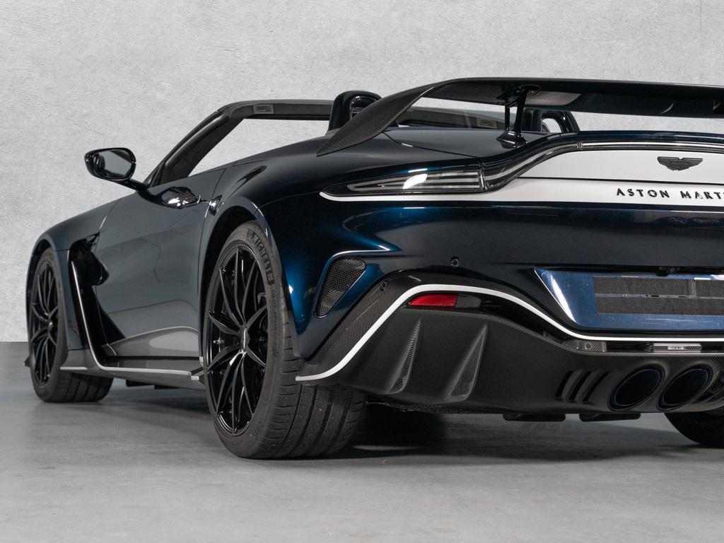 Aston Martin V12 Vantage