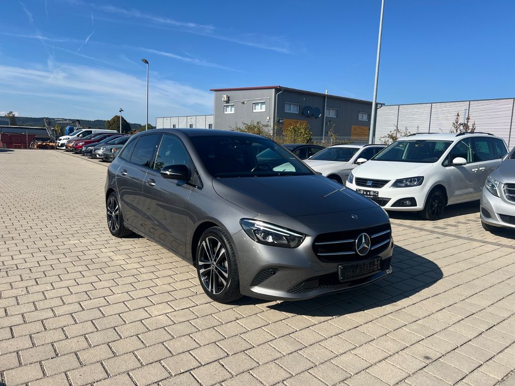 Image of Mercedes-Benz B 220