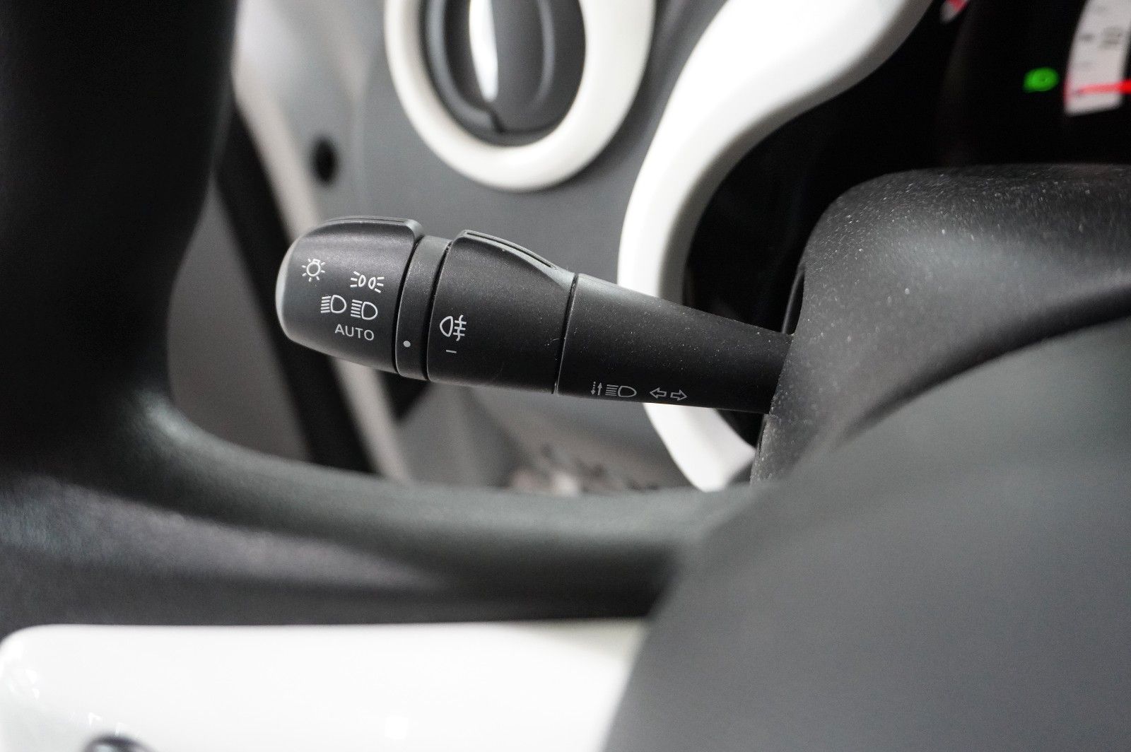 Fahrzeugabbildung Renault Twingo Equilibre Electric 22KWH NAVI/LED/DAB+
