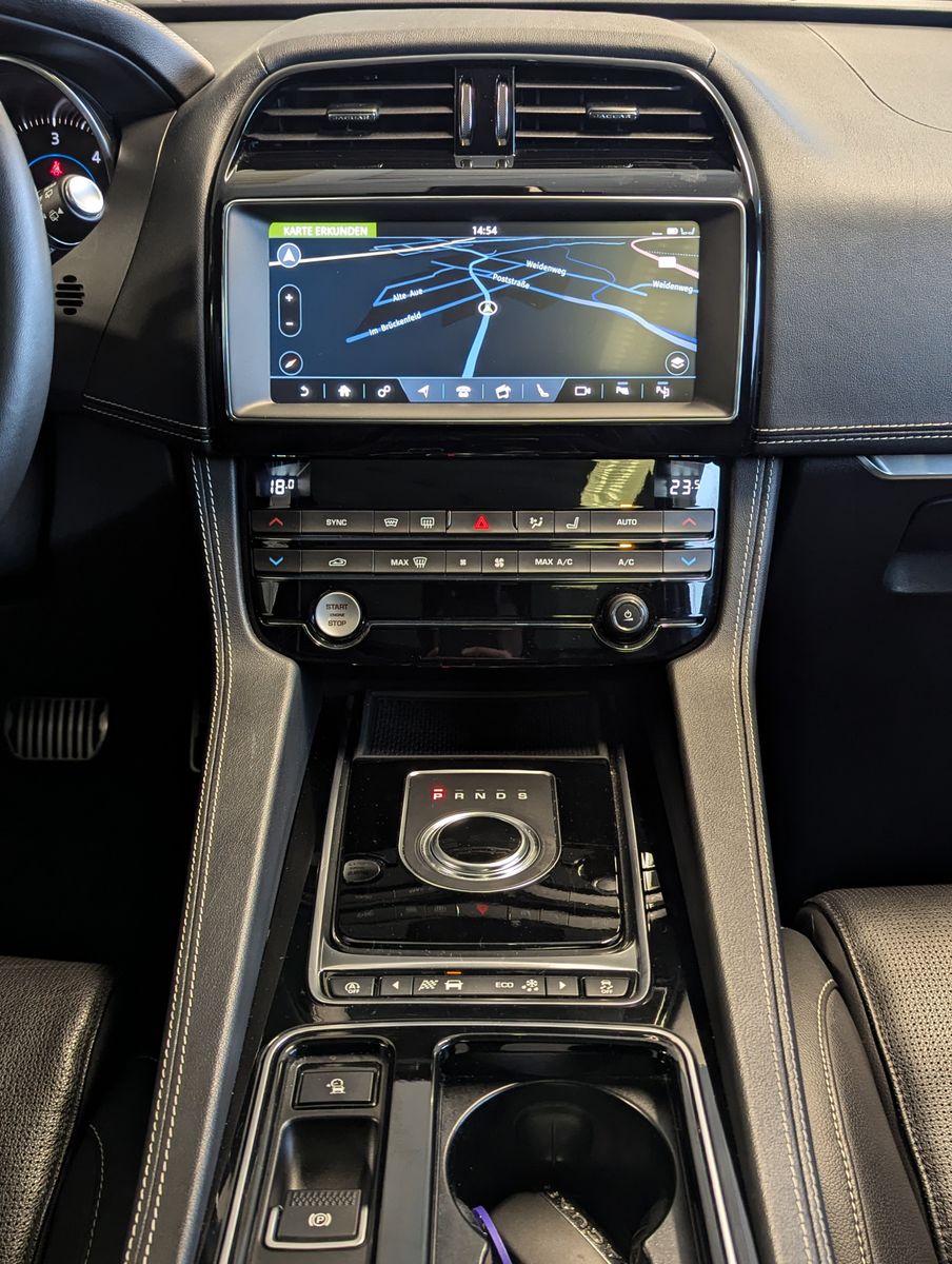 Fahrzeugabbildung Jaguar F-PACE R-Sport AWD Black LED+ PanoACC 22"