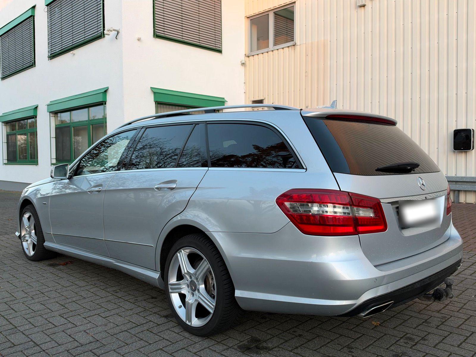 Audi A8 2010 — photo 6