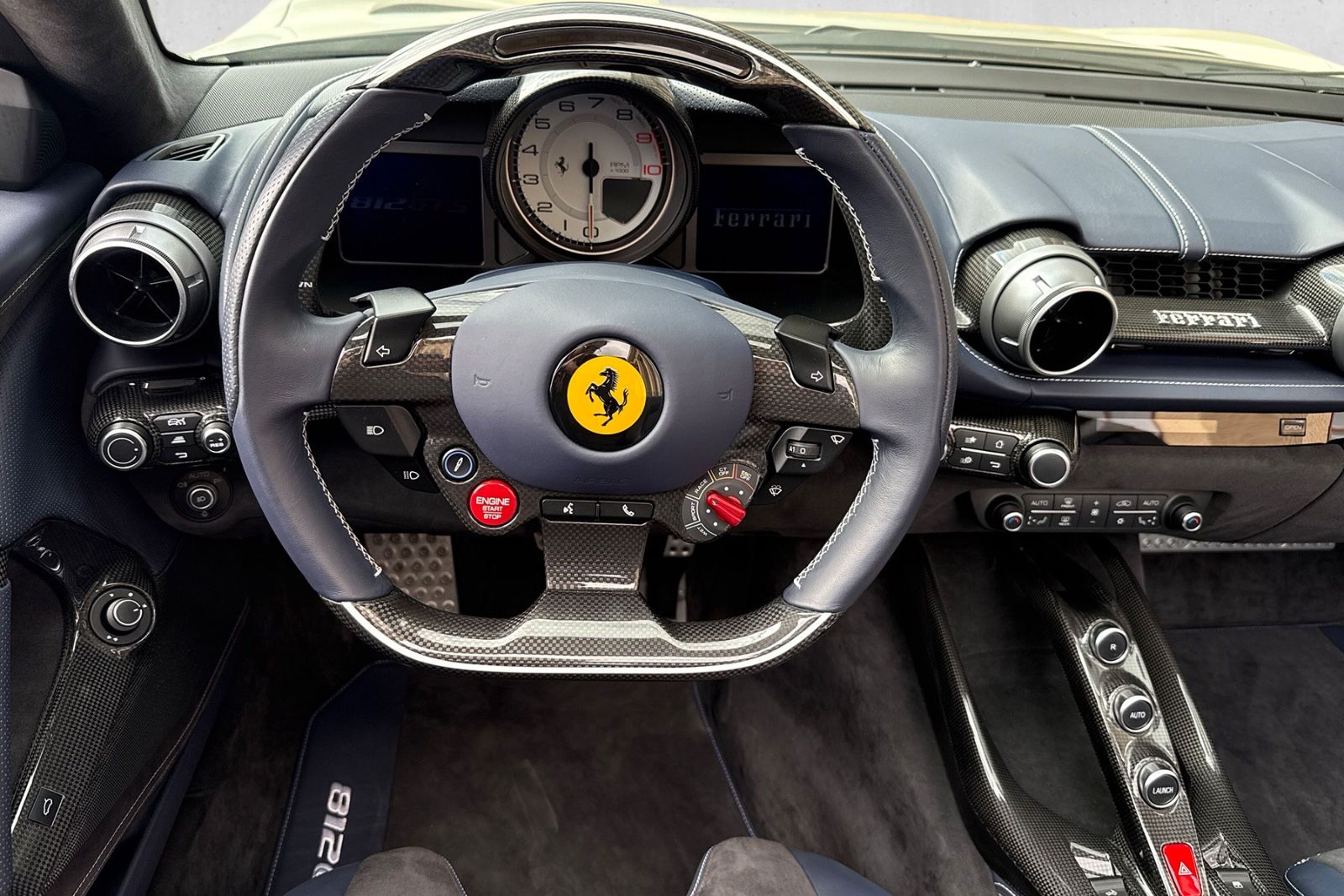 Fahrzeugabbildung Ferrari 812 GTS*Atelier*Blue Carbon*Painted Shields