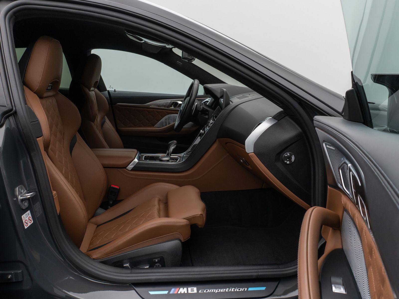 Fahrzeugabbildung BMW M8 Competition xD Gran Coupé 360°Laser HUD B&W