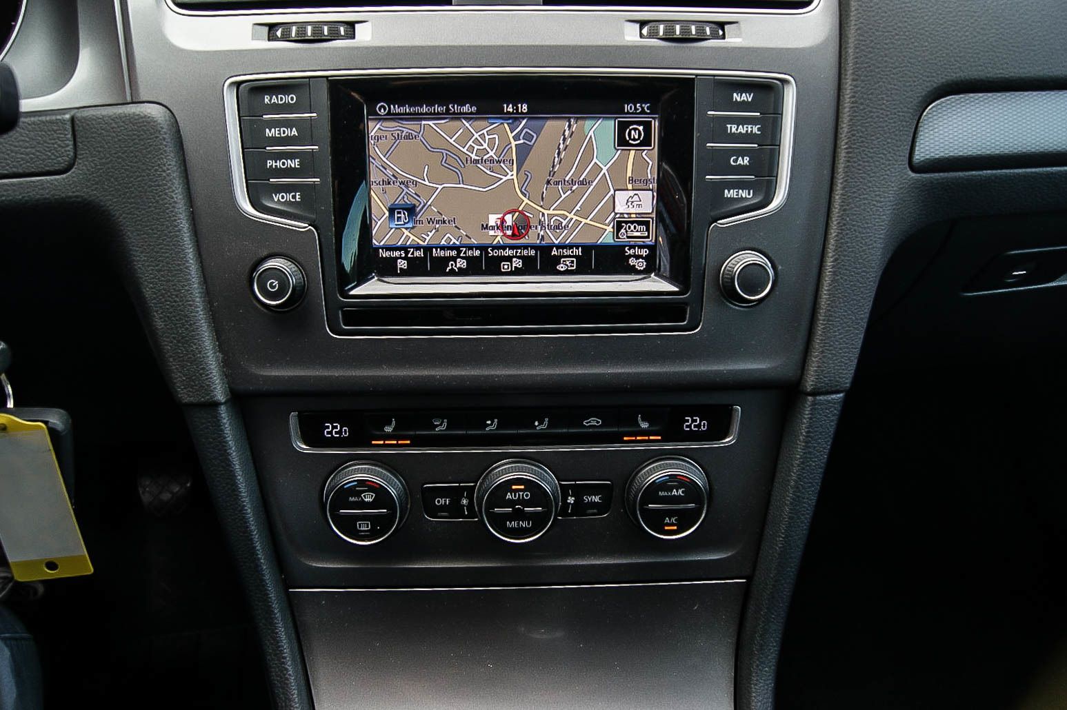 Fahrzeugabbildung Volkswagen Golf VII 1.6 TDI Lounge Bi-XENON NAVIGATION PDC