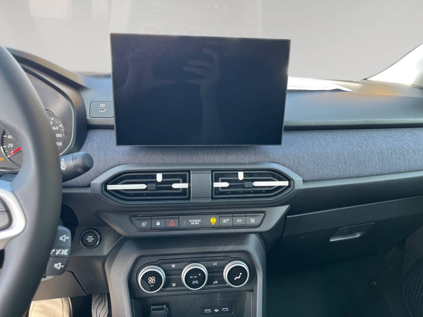 Fahrzeugabbildung Dacia Jogger Expression TCe 110 7-Sitzer