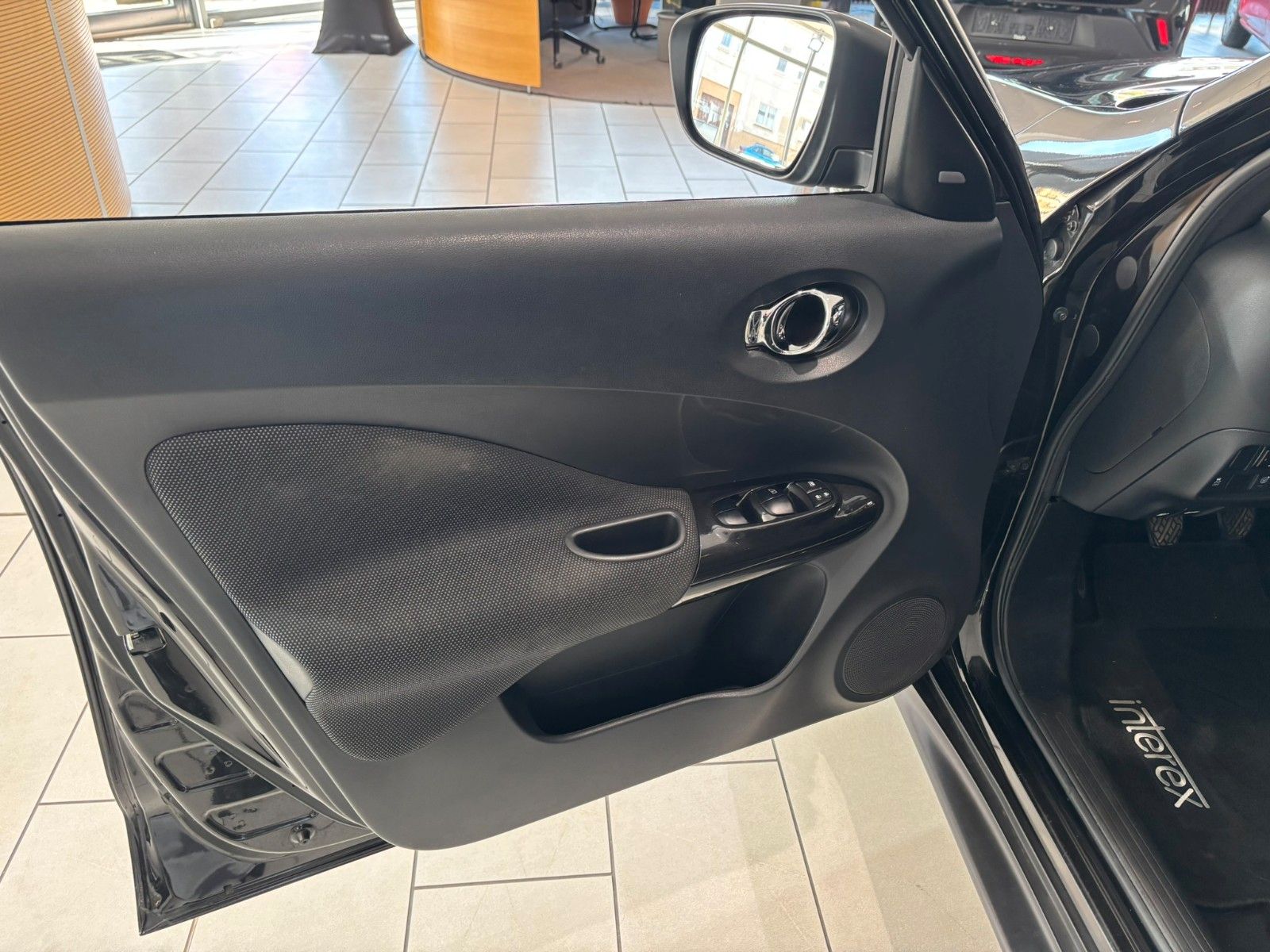 Fahrzeugabbildung Nissan Juke 1.6 NAVI/SHZ/KAMERA/ALU/1.HAND