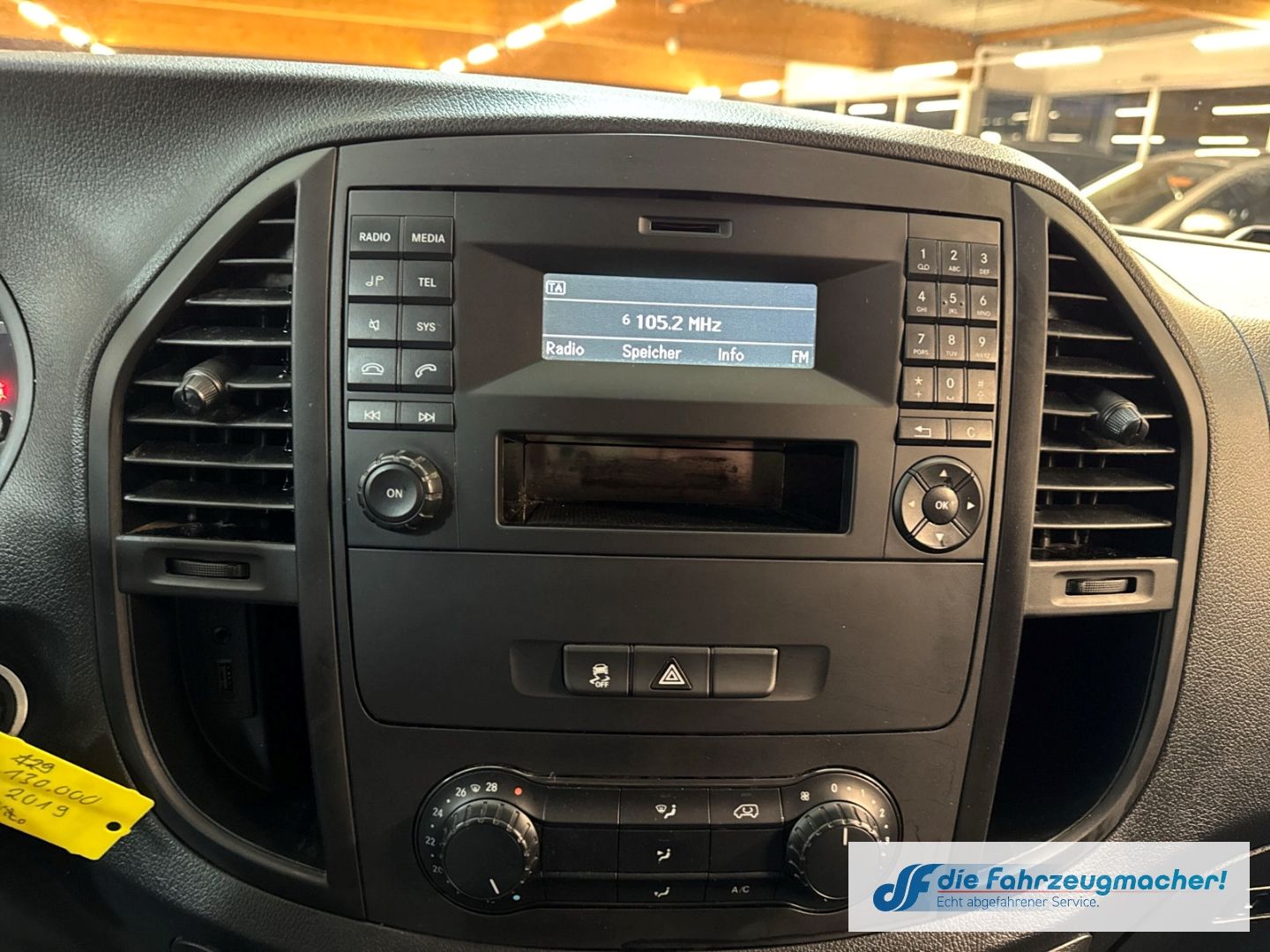 Fahrzeugabbildung Mercedes-Benz Vito Kasten 114 CDI BT RWD extralang AHK Parkle