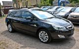 Opel Astra J Sports Tourer 150 Jahre Opel /TÜV  04/27 - Opel Astra mit Benzin-Antrieb: 150 Jahre