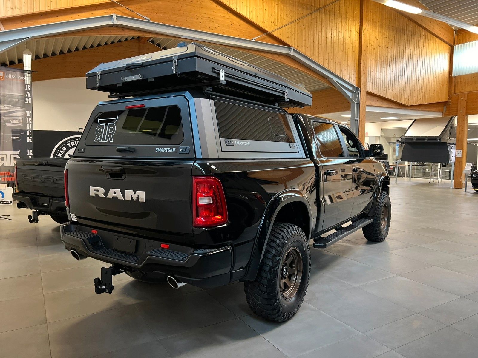 Fahrzeugabbildung Dodge RAM 1500 Laramie Sport 3.0L RTR Umbau