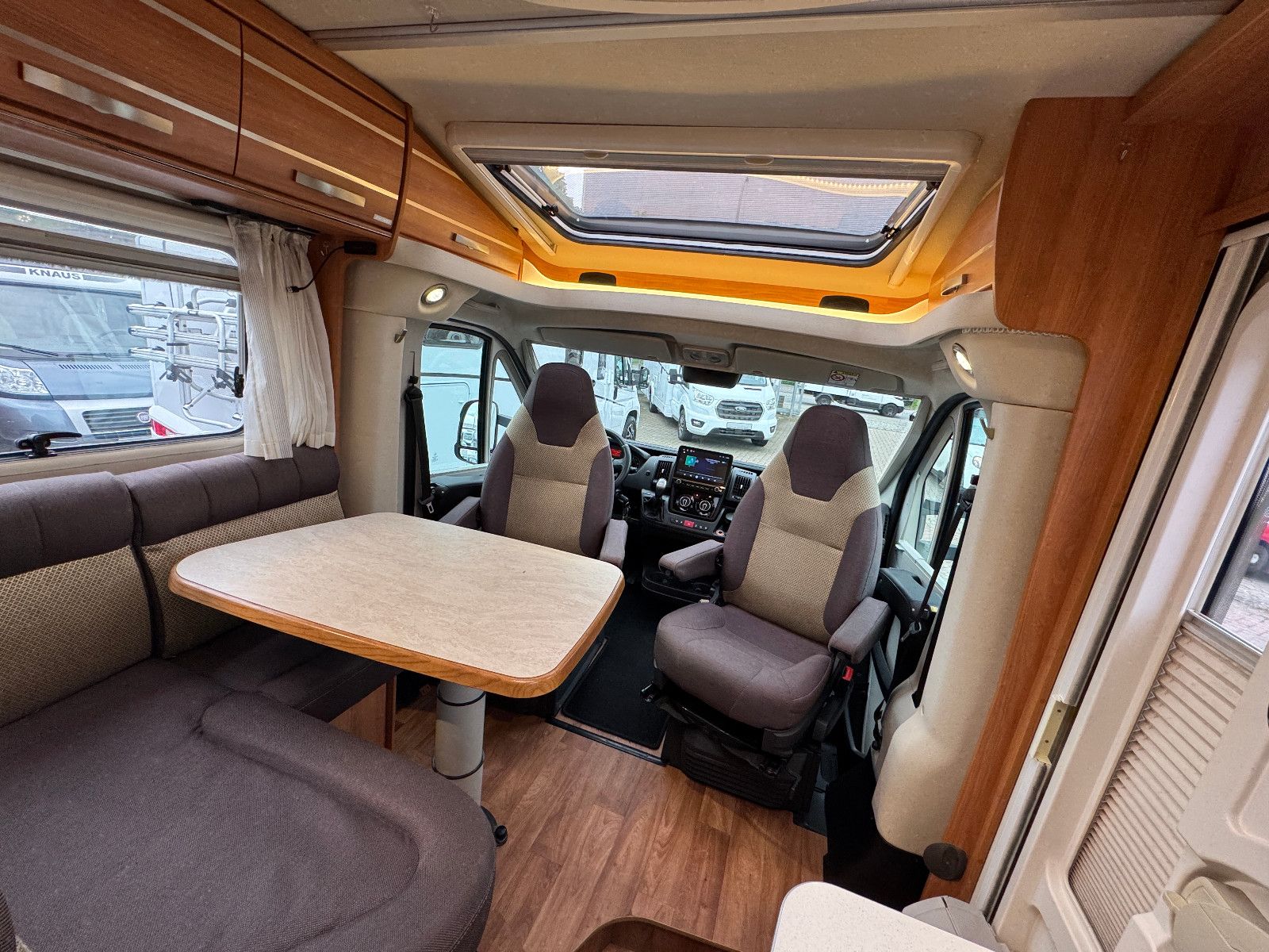 Fahrzeugabbildung HYMER / ERIBA / HYMERCAR EXSIS-T 588 AUTOMATIK ALKO LITHIUM 240 AH SOLAR