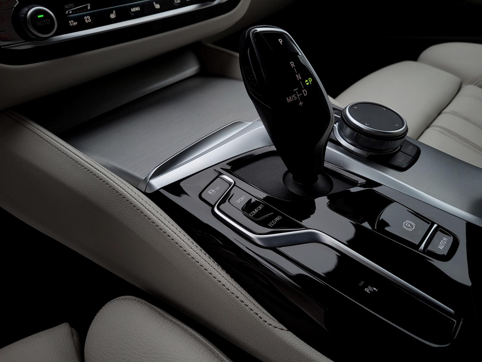 BMW 520 d Tour. M Sport LASER|HUD|H&K|R-KAM|KEYLESS