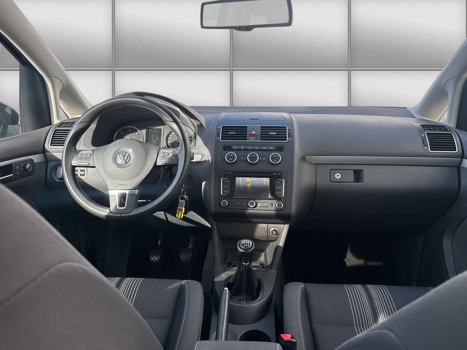 Fahrzeugabbildung Volkswagen Touran Match 2.0 TDI BMT 7-Sitzer Panoramadach