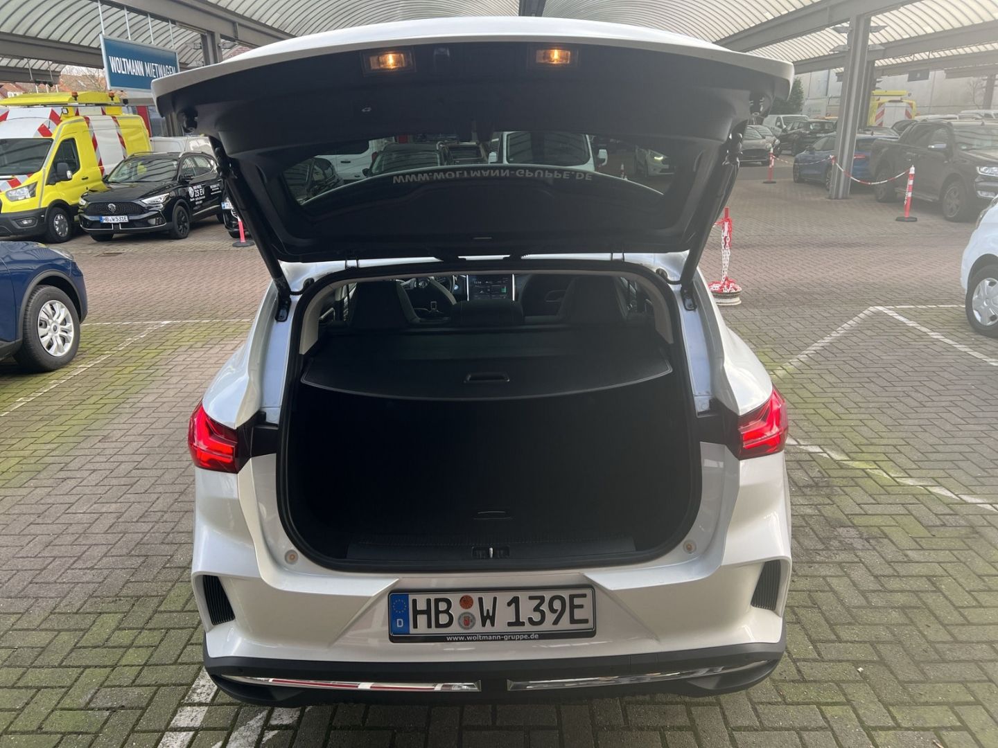 Fahrzeugabbildung MG Marvel R Luxury Panorama Leder digitales Cockpit