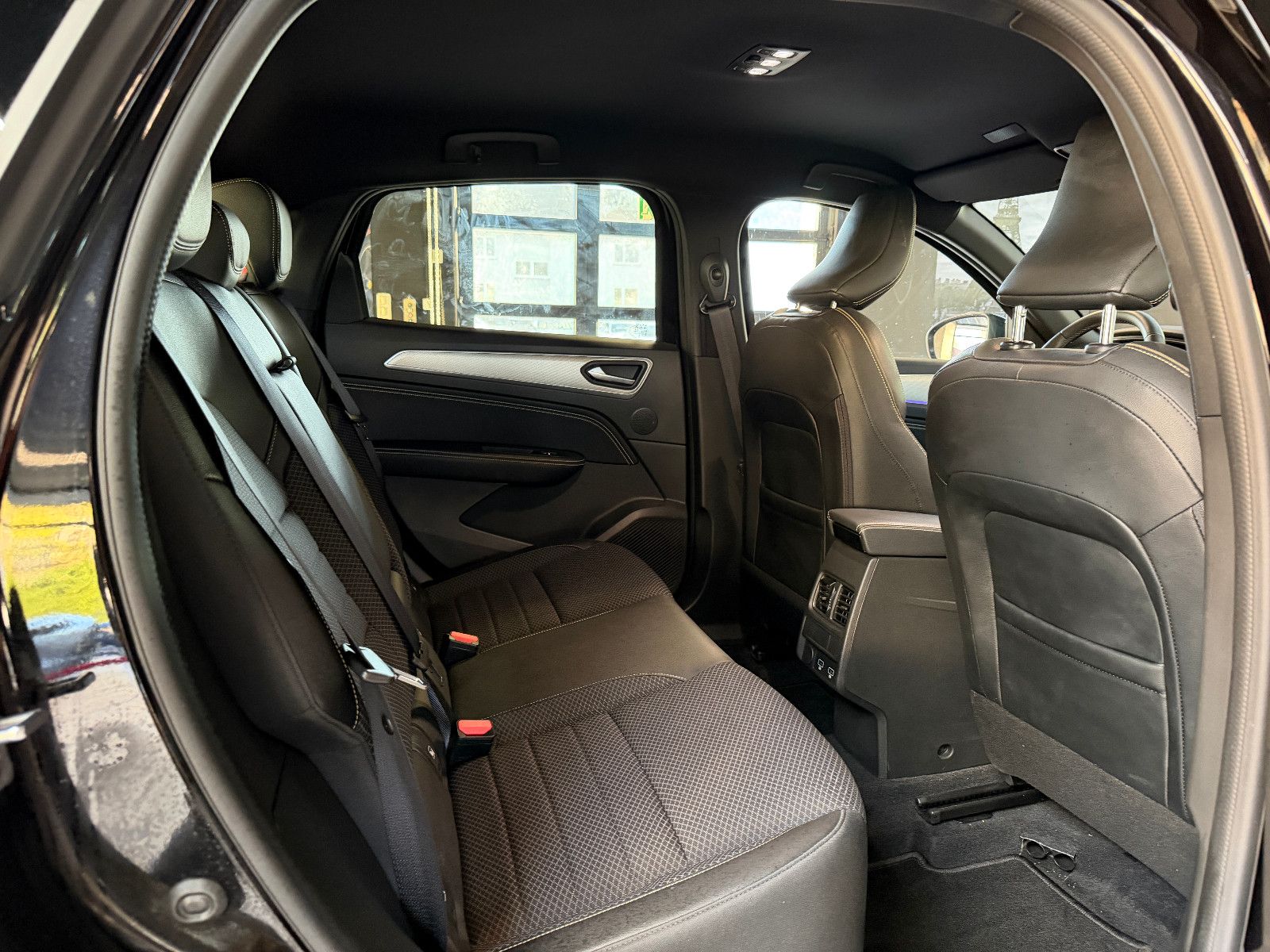 Fahrzeugabbildung Renault Arkana Techno/KAMERA/AMBIENTE/KAMERA/LEDER/ACC