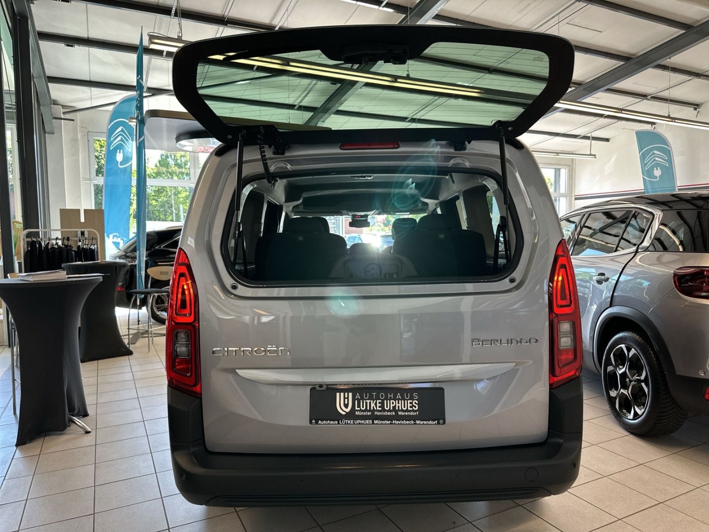 Fahrzeugabbildung Citroën Berlingo XL BlueHDi 130 EAT8 S&S Max Navi CarPla