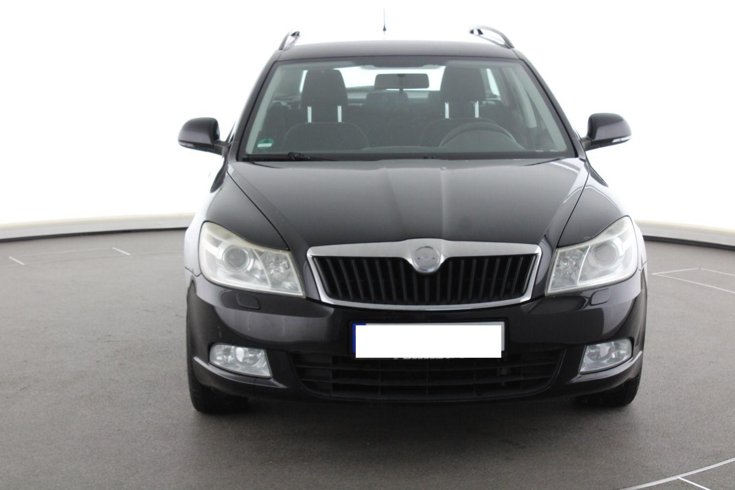 Skoda Octavia 2009 — салон