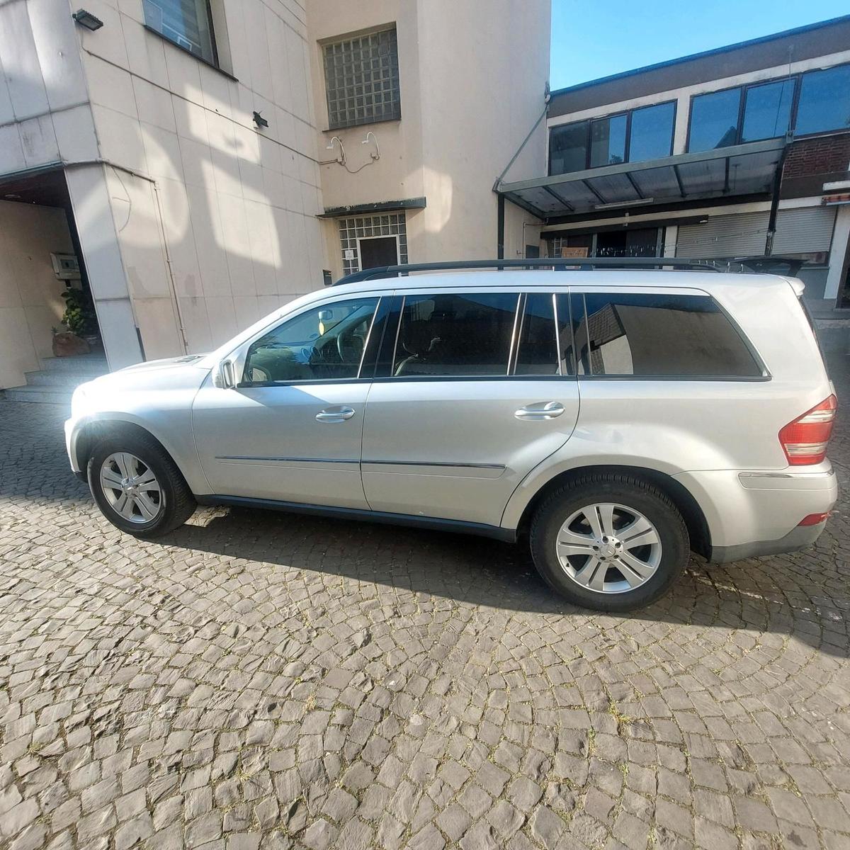 Mercedes-Benz GL420 2007 — engine 305 HP (224kW)