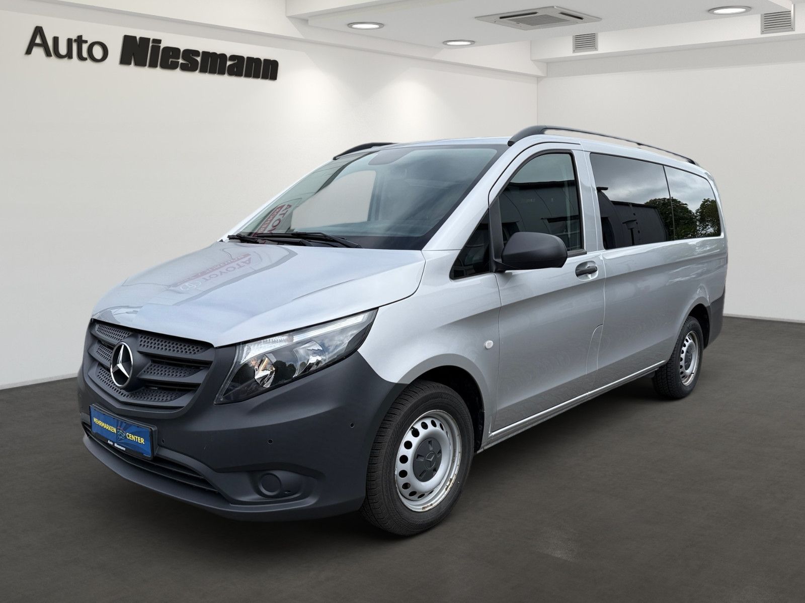 MERCEDES-BENZ Vito Tourer - 6 Sitzer - AHK - EPH