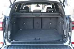Fahrzeugabbildung BMW X5 xDrive 30d M-Sport*LED*CAM*AHK*21"*ShadowLine