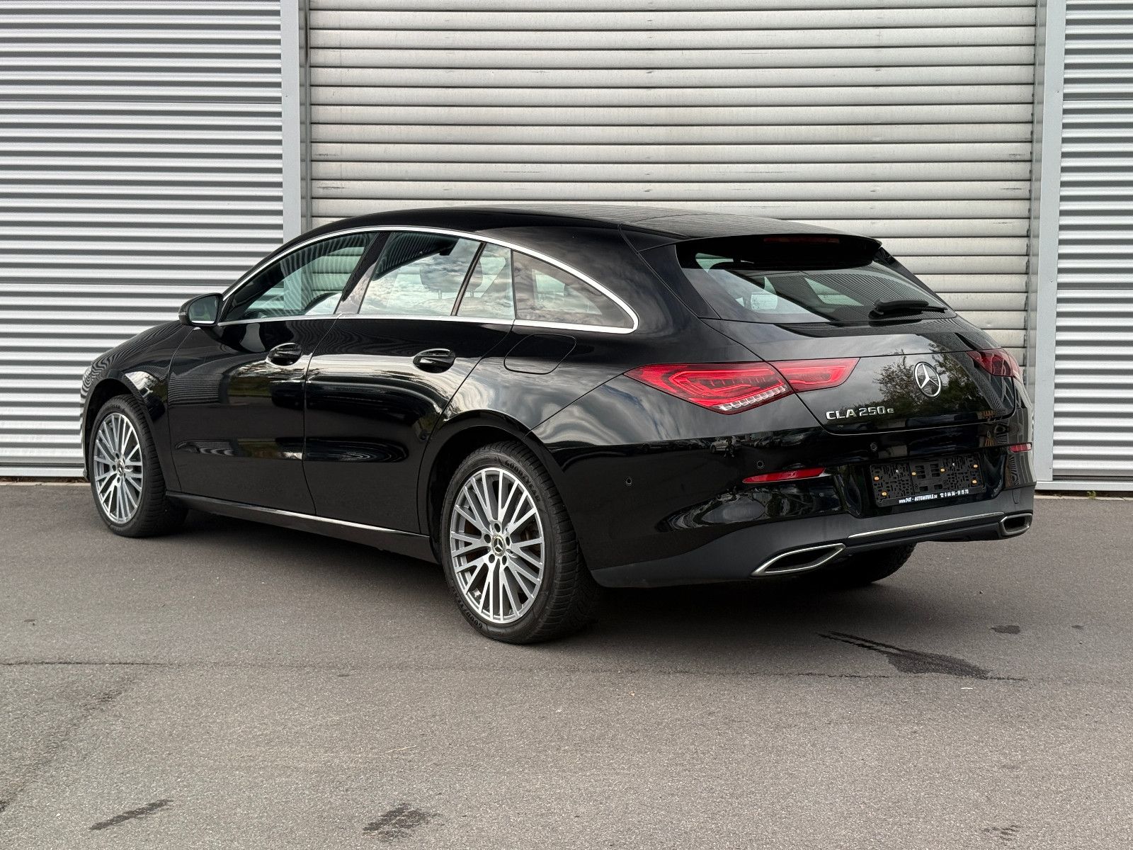 Fahrzeugabbildung Mercedes-Benz CLA 250e Shooting Brake Aut Leder Navi LED SHZ