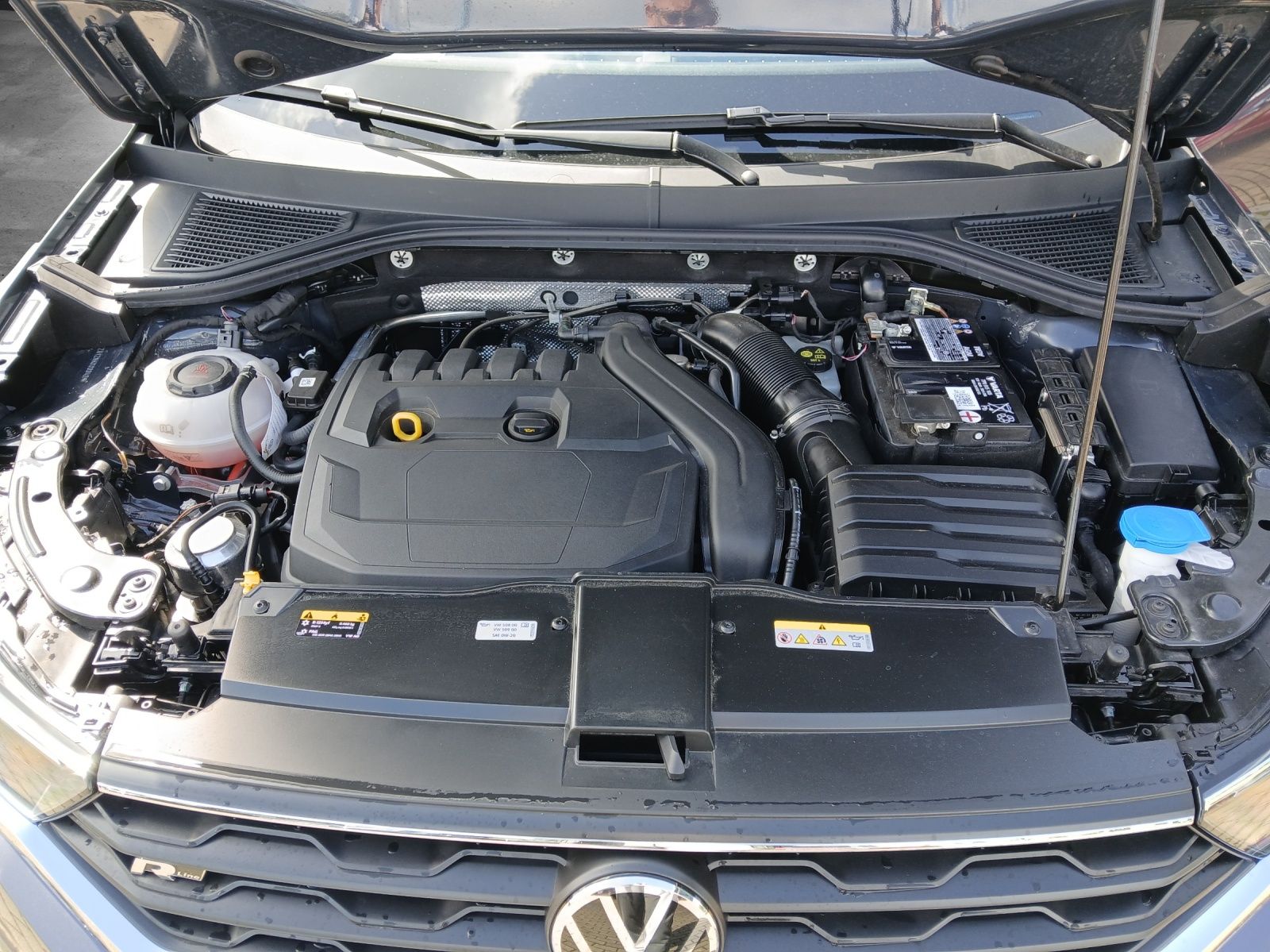 Fahrzeugabbildung Volkswagen T-Roc Cabriolet TSI R-line DSG LED AHK Navi ACC