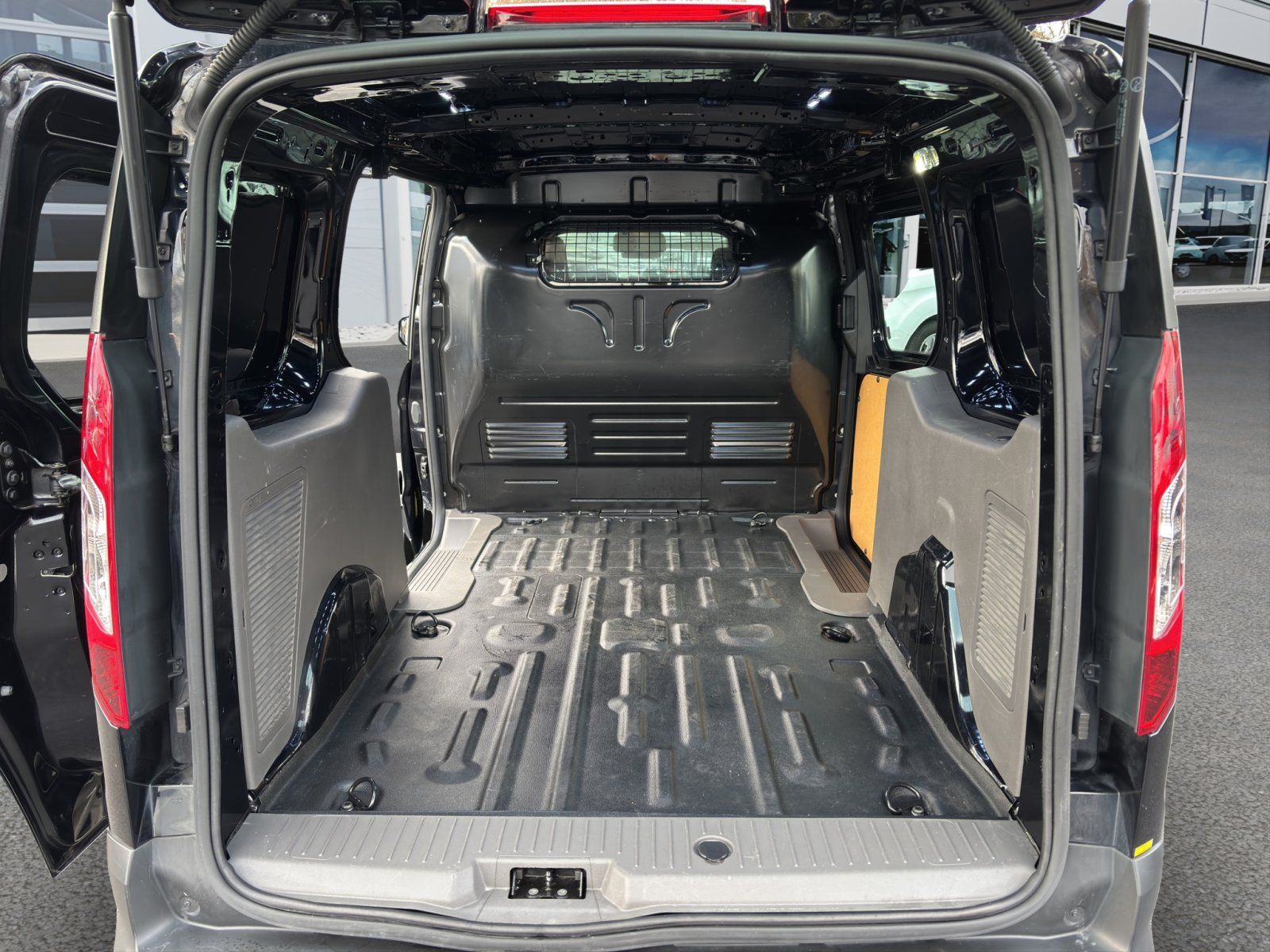Fahrzeugabbildung Ford Transit Connect #AHK Kasten lang Trend