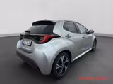 Toyota Yaris Hybrid Team D 1.5 LED CarPlay Abstandstemp - Toyota Yaris: Allradantrieb
