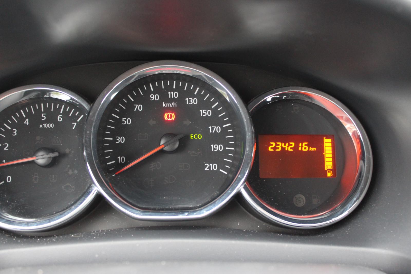 Dacia Logan 2014 — photo 25