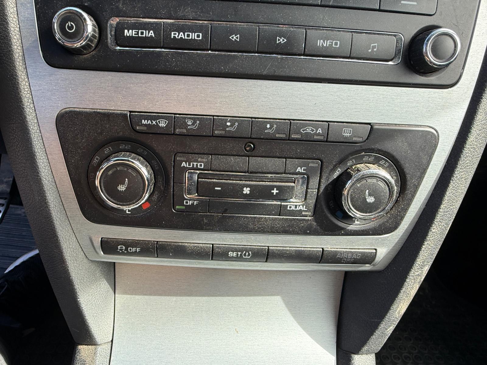 Skoda Octavia 2011 — photo 14