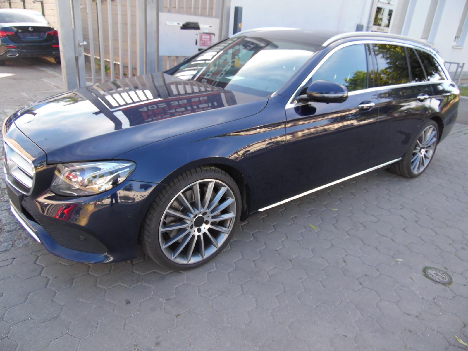 Mercedes-Benz E 400 d  T Avantgarde 4Matic Pano Leder