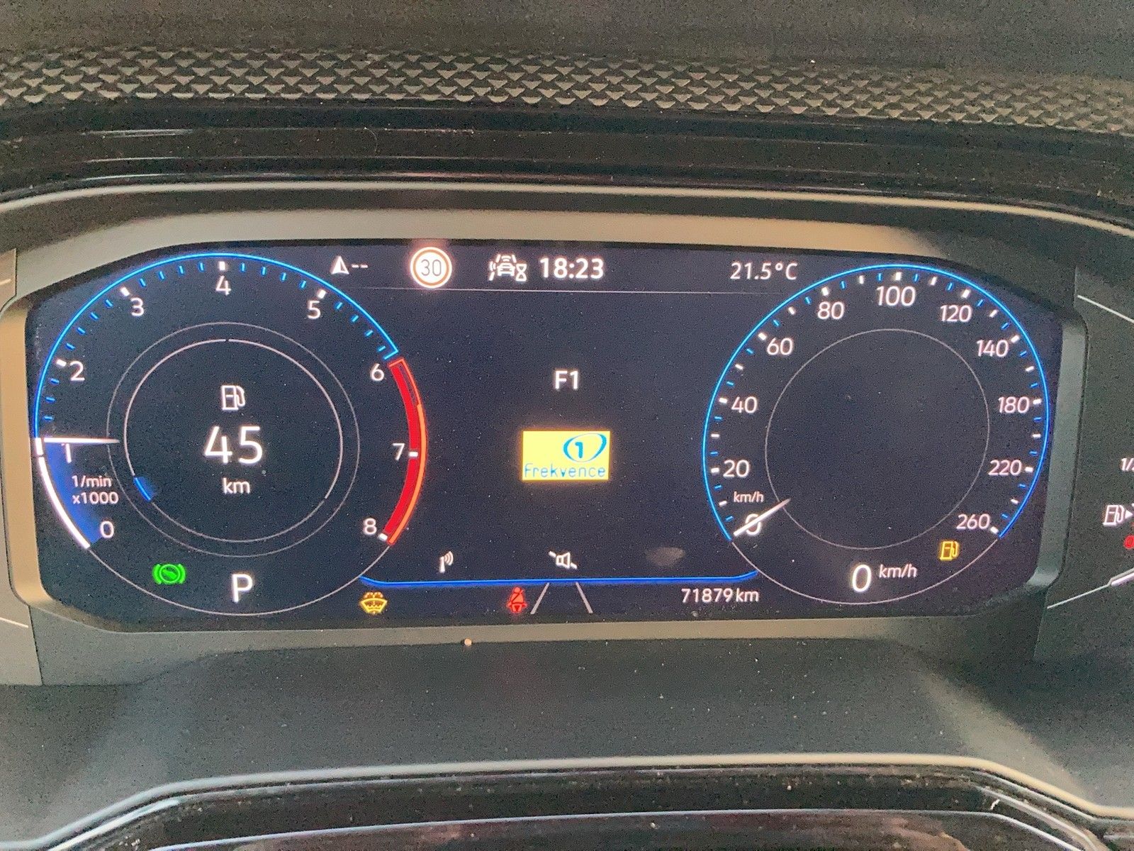 Fahrzeugabbildung Volkswagen Polo TSI Active DSG LED Navi ACC PDC SH