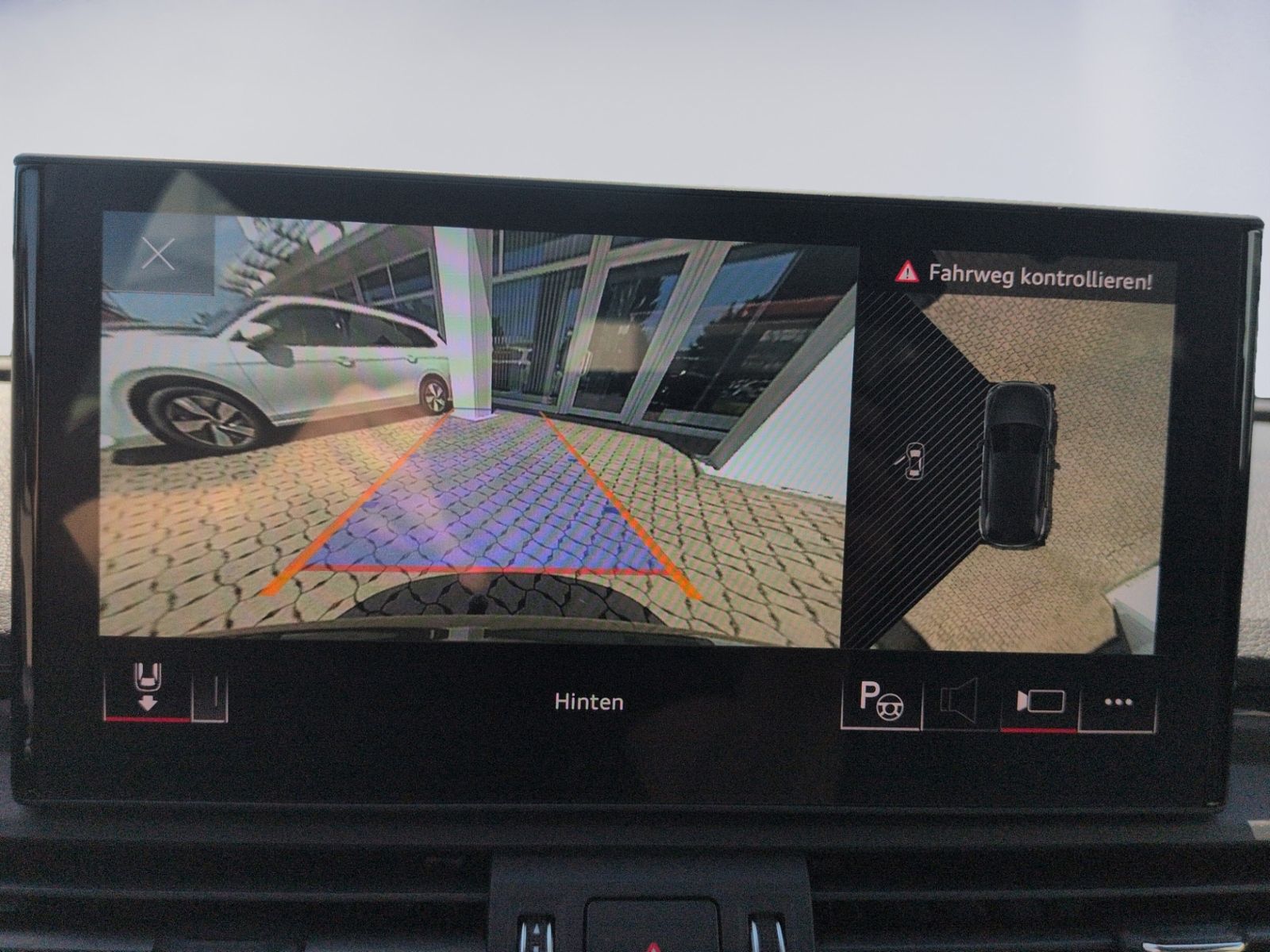 SQ5 3.0 TDI quattro HEAD-UP+LUFT+AHK+KAMERA+PANO